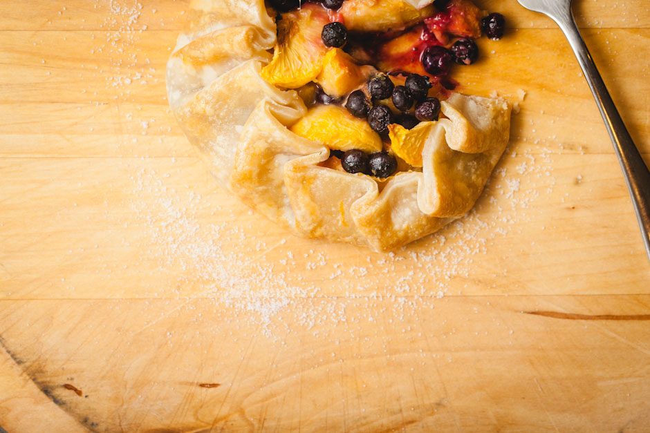 grilled blueberry and peach pie