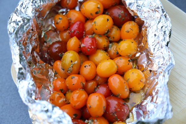 foil grilled tomatoes - the sam livecast