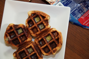 cinnamon bun waffles - the sam livecast
